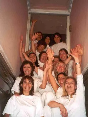 2002 GRADUADOS ESCUELA CARLOS CALVO
