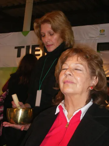 2009-Expoestética Viviana Miriam Sironi y sus sanadores Cuencos