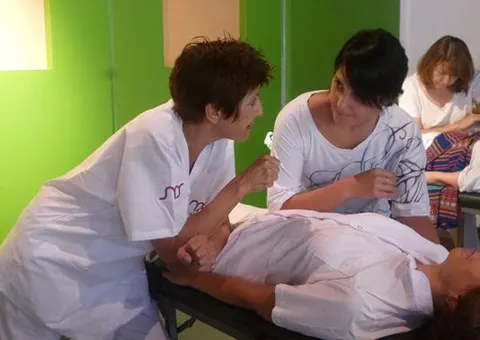 2012- EMOTIONAL MASSAGE. Practica guiada
